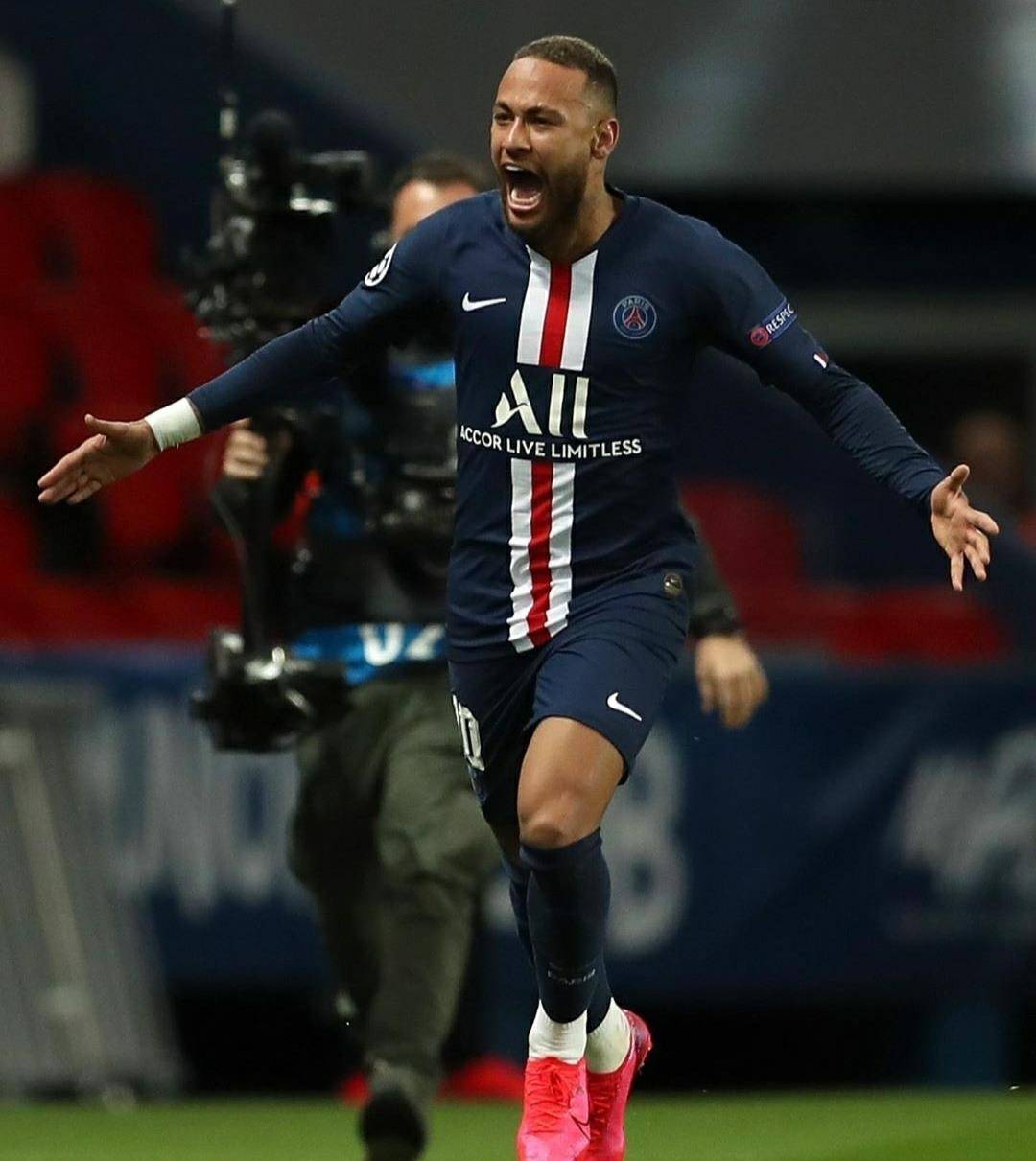 开云科技内马尔回归赛场,赛事规则更新首场状态亮眼,IG观众沸腾!(内马尔归队了吗)